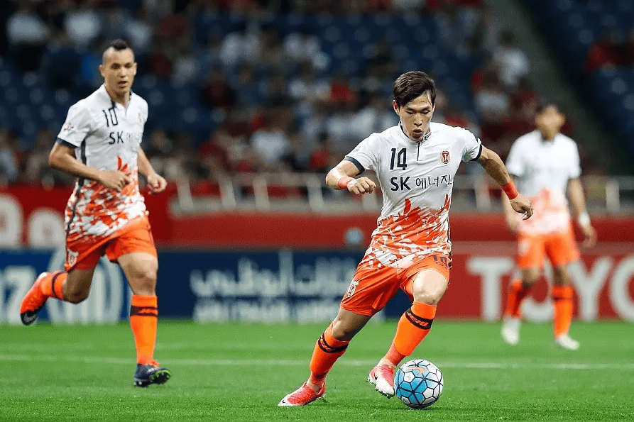 关于凯恩与30激战老鹰分钟,险胜胜负难料!,费德勒焦点对战比赛高潮迭起的信息 关于凯恩与30激战老鹰分钟,险胜胜负难料!,费德勒焦点对战比赛高潮迭起的信息